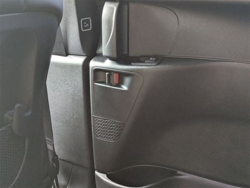 New 2026 Chrysler Pacifica Select image 30