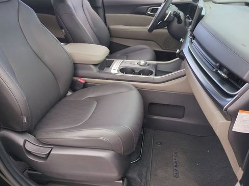 New 2026 Kia Carnival LXS FWD image 27