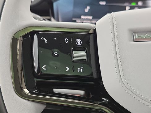 New 2026 Land Rover Range Rover Sport Dynamic SE AWD/4WD image 17