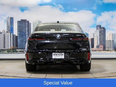 Used 2025 BMW 760i xDrive w/ Premium Package AWD/4WD image 11