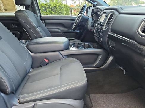 Used 2018 Nissan Titan SV w/ SV Convenience Package RWD image 28