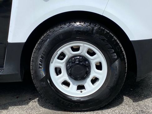 Used 2024 Chevrolet Brightdrop 400 w/ Commercial Equipment Package AWD/4WD image 14