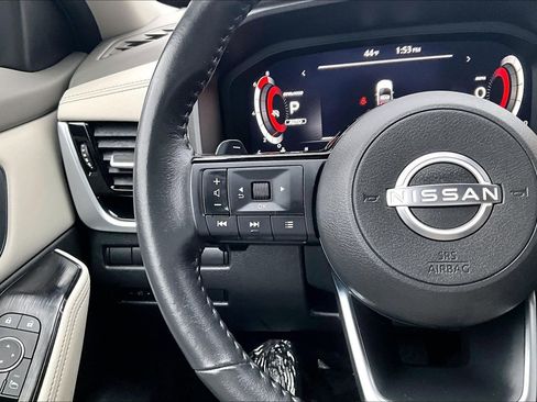 Used 2024 Nissan Rogue SL image 10