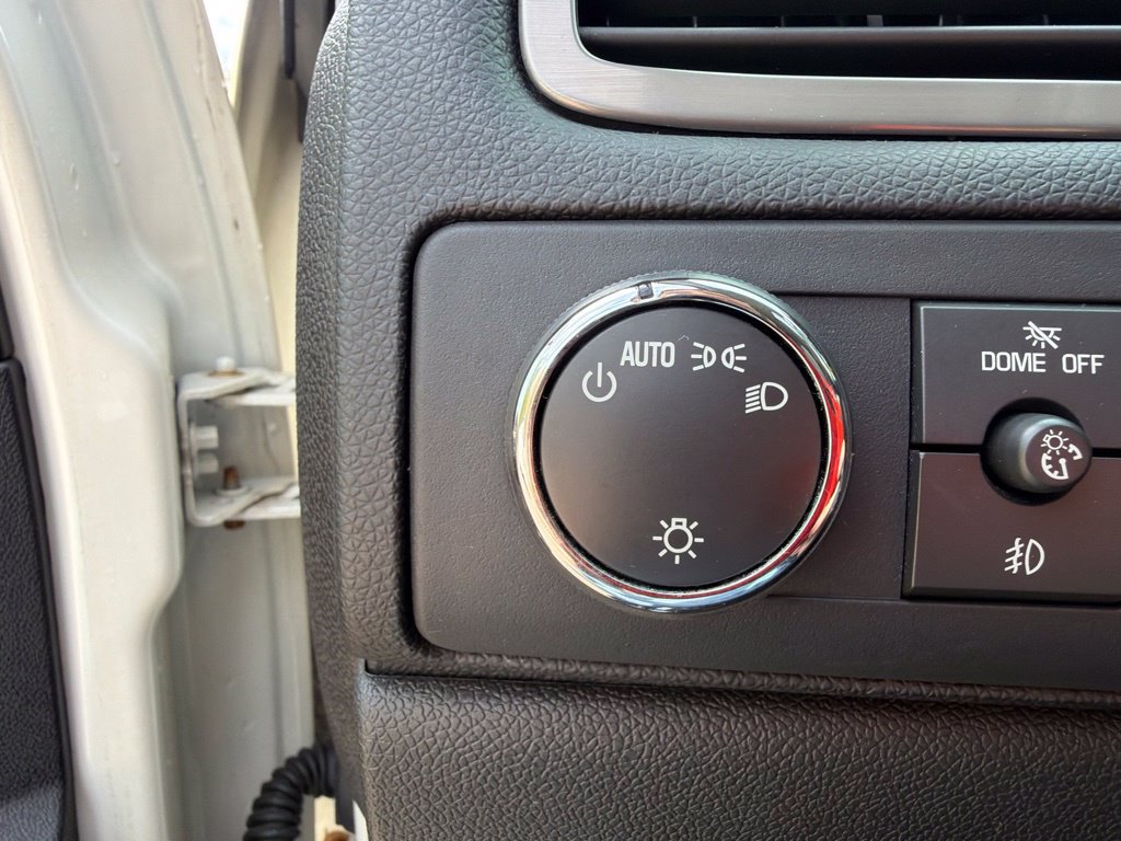 Used 2013 Chevrolet Avalanche LTZ AWD/4WD image 29