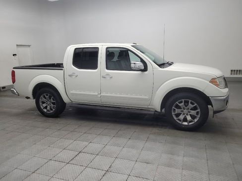 Used 2019 Nissan Frontier SL RWD image 11