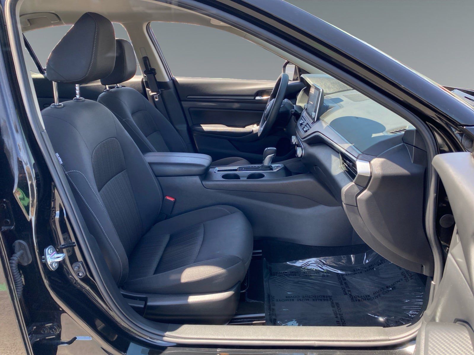 Used 2025 Nissan Altima 2.5 SV FWD image 15
