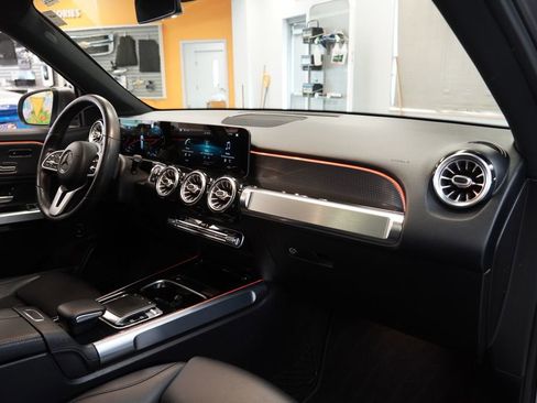 Used 2020 Mercedes-Benz GLB 250 4MATIC image 37
