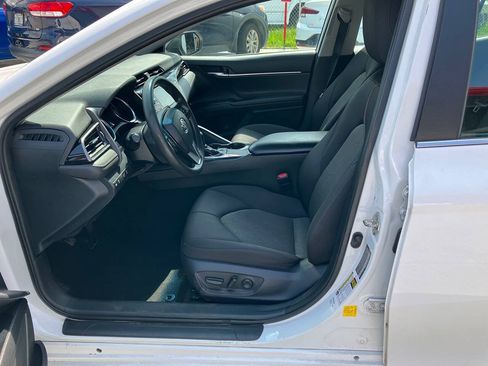 Used 2019 Toyota Camry LE FWD image 15