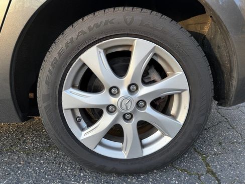 Used 2011 MAZDA MAZDA3 i Touring image 28