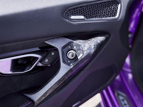 Used 2024 Lamborghini Huracan EVO AWD/4WD image 35