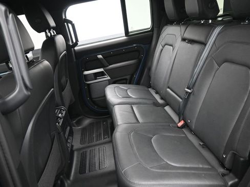 Used 2024 Land Rover Defender 110 S image 25