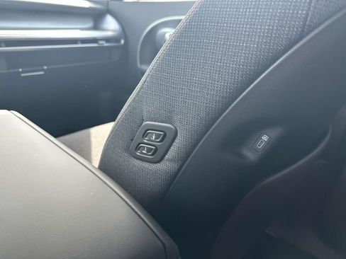 New 2026 Hyundai Ioniq 9 SE image 11