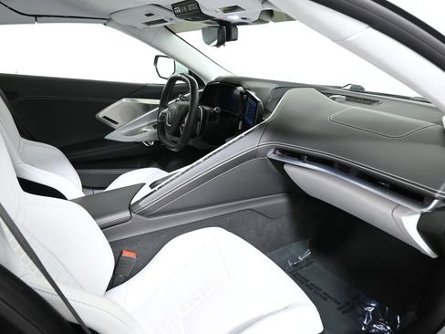 Used 2021 Chevrolet Corvette Stingray Premium Conv w/ Z51 Performance Package image 27