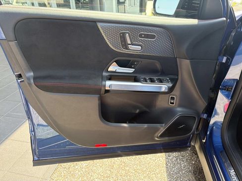 Used 2025 Mercedes-Benz GLB 250 image 19