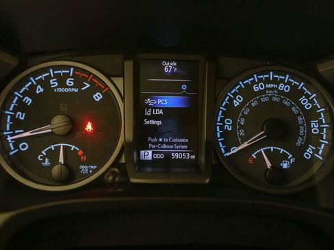 Used 2020 Toyota Tacoma TRD Off-Road w/ Technology Package AWD/4WD image 33