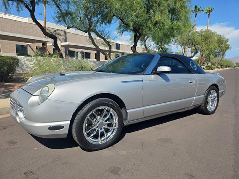 Used 2005 Ford Thunderbird RWD image 2