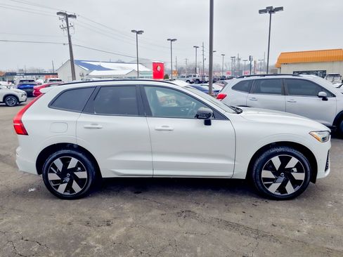 Used 2024 Volvo XC60 T8 Plus w/ Climate Package image 25