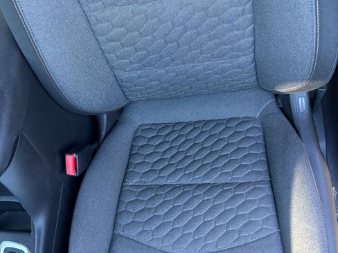 Used 2018 Chevrolet Equinox LT FWD image 10