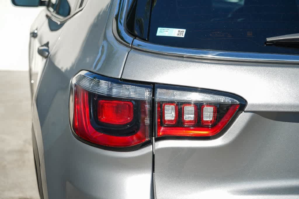 Used 2021 Jeep Compass Limited FWD image 7