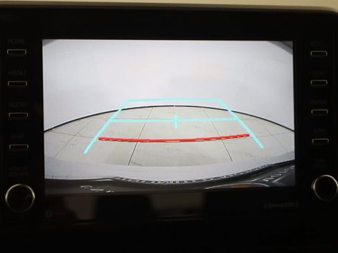 Used 2021 Toyota C-HR LE image 8