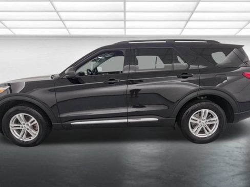 Certified 2023 Ford Explorer XLT AWD/4WD image 5