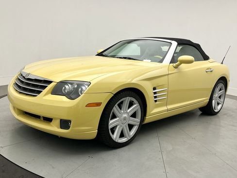 Used 2005 Chrysler Crossfire Limited image 2