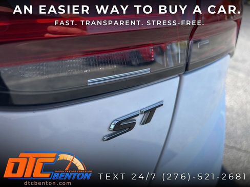 Used 2021 Buick Envision Essence w/ Technology Package I AWD/4WD image 26