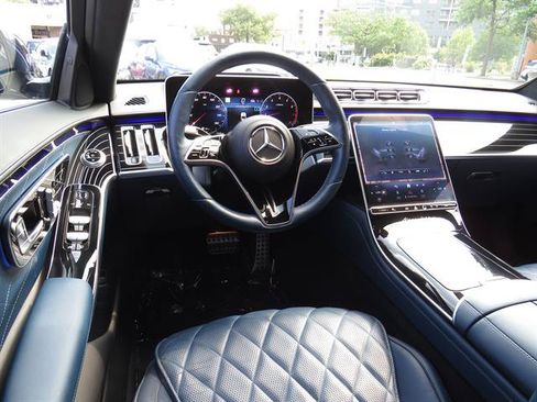 Used 2023 Mercedes-Benz S 580 4MATIC Sedan w/ AMG Line image 10