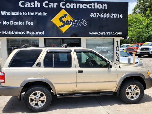 Used 2001 Nissan Pathfinder SE RWD image 7