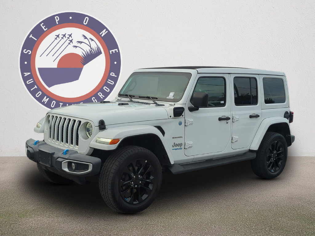 Used 2022 Jeep Wrangler Unlimited Sahara AWD/4WD image 2
