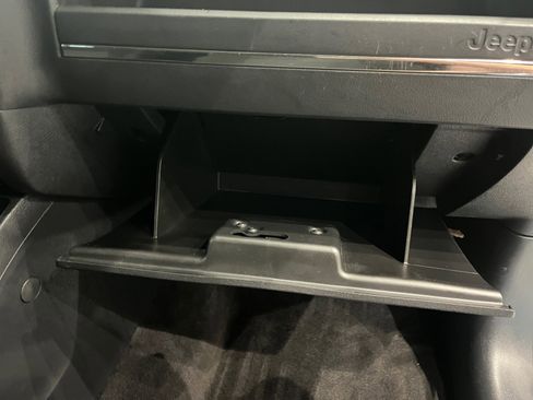 Used 2017 Jeep Patriot Sport w/ Power Value Group image 31