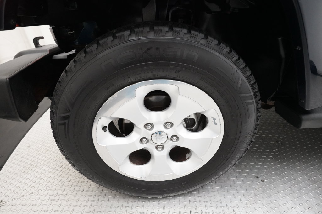 Used 2013 Jeep Wrangler Unlimited Sahara w/ Connectivity Group AWD/4WD image 23