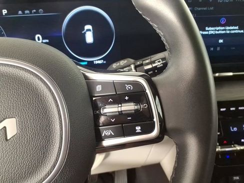 Used 2024 Kia Carnival SX FWD image 18