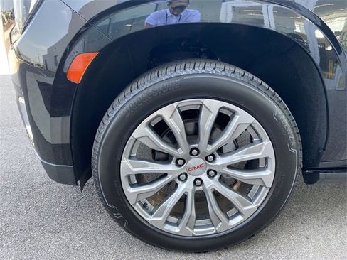 Used 2021 GMC Yukon XL Denali w/ Denali Ultimate Package image 16