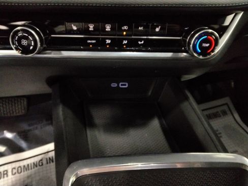 Used 2025 Chevrolet Equinox LT FWD image 19