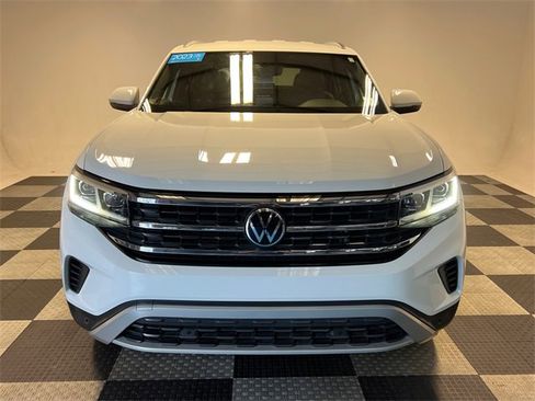 Certified 2023 Volkswagen Atlas Cross Sport SE image 2