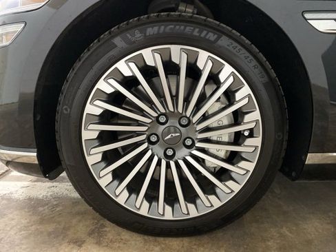 Used 2024 Genesis G80 image 25