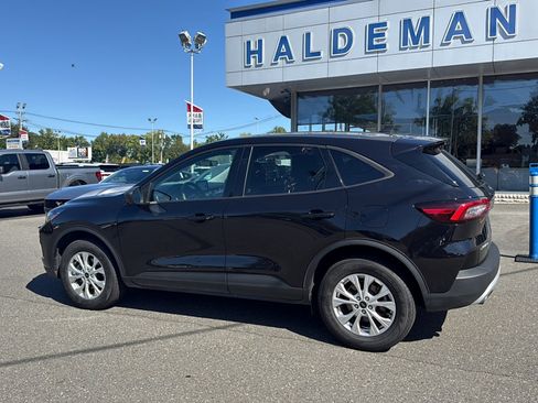 Used 2025 Ford Escape Active AWD/4WD image 2