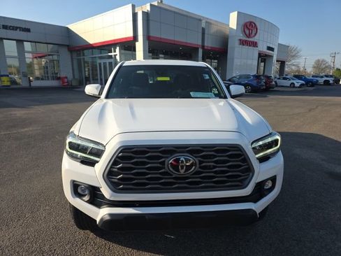 Used 2023 Toyota Tacoma TRD Off-Road w/ Technology Package image 2