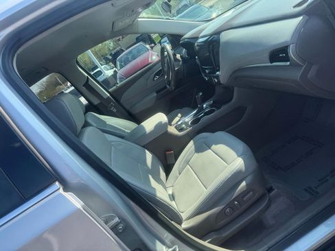 Used 2020 Chevrolet Traverse LT w/ LPO, Floor Liner Package image 21