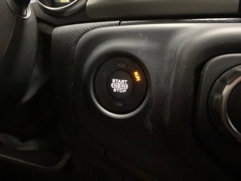 Used 2023 Jeep Wrangler Unlimited w/ Sun & Screen Package AWD/4WD image 43
