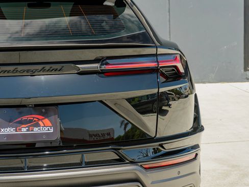 Used 2024 Lamborghini Urus Performante AWD/4WD image 43
