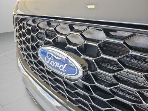 Used 2021 Ford Edge ST-Line FWD image 30