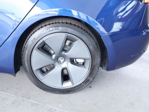 Used 2021 Tesla Model 3 Standard Range Plus RWD image 11