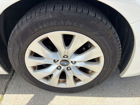 Used 2017 Subaru Legacy 2.5i Premium AWD/4WD image 7