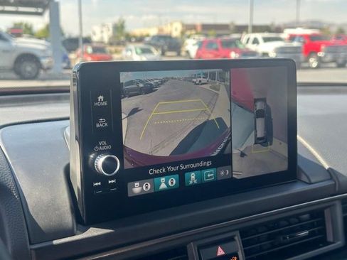 Used 2025 Honda Pilot TrailSport image 9