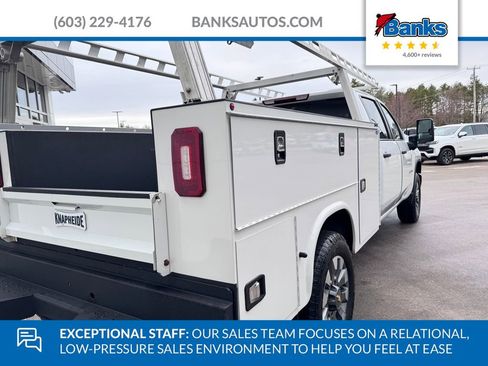 Used 2025 Chevrolet Silverado 2500 Custom w/ Custom Convenience Package image 9