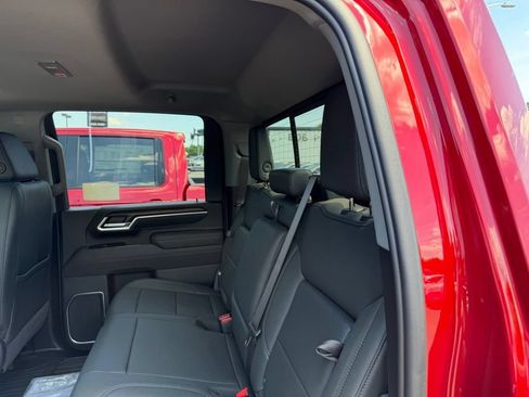 New 2026 GMC Sierra 2500 SLT w/ SLT Premium Package AWD/4WD image 7