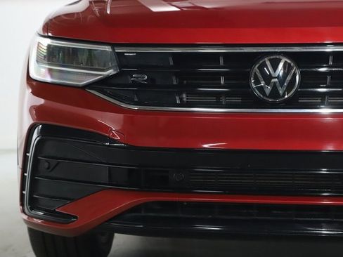 Used 2024 Volkswagen Tiguan SE R-Line image 6