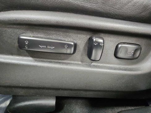 Used 2018 Honda Pilot Touring image 14